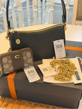 BNWT Coach Swinger 20 + Coach Zip Essential Wallet (Bundle)